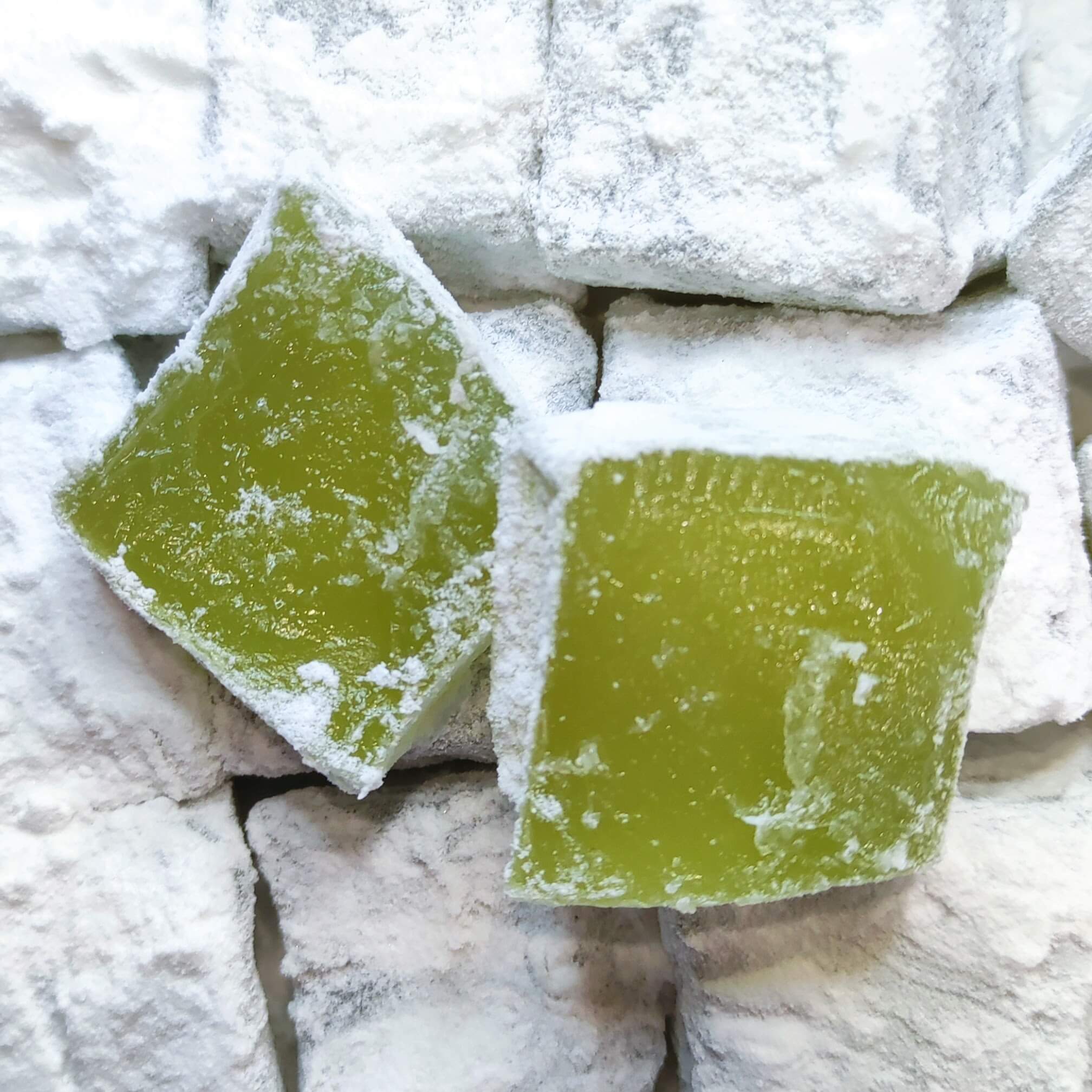 Λουκούμια Σύρου με γεύση περγαμόντο Λουκούμια Σύρου με γεύση περγαμόντο