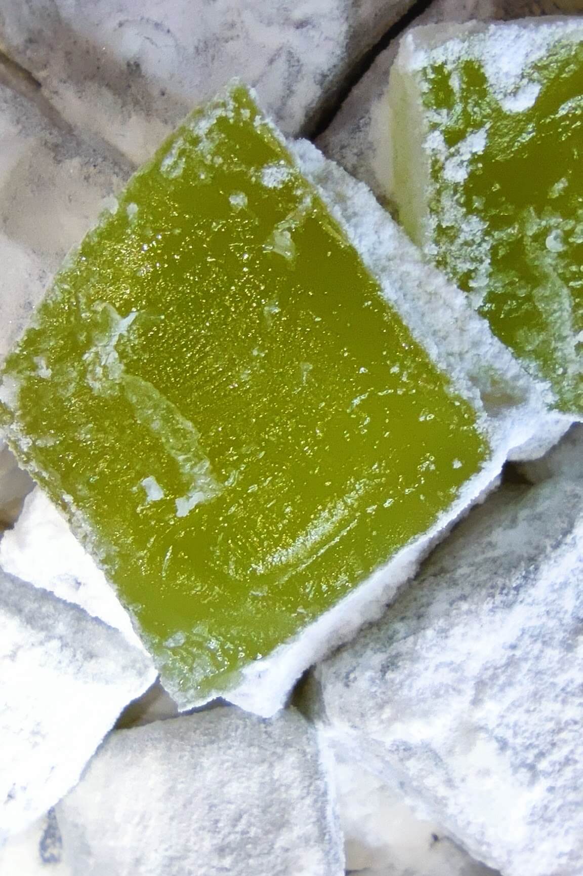 Λουκούμια Σύρου με γεύση περγαμόντο Λουκούμια Σύρου με γεύση περγαμόντο