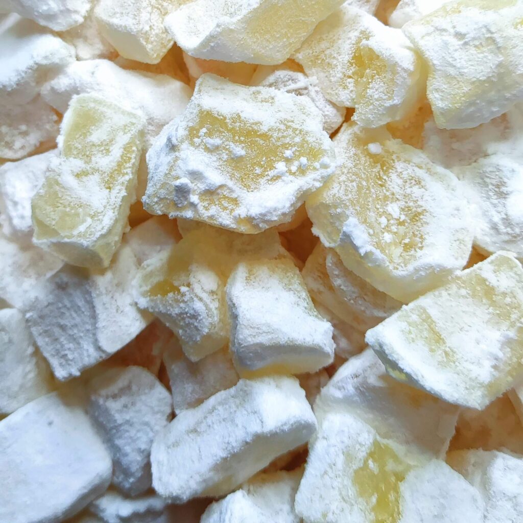 Syros delight bites with lemon flavor